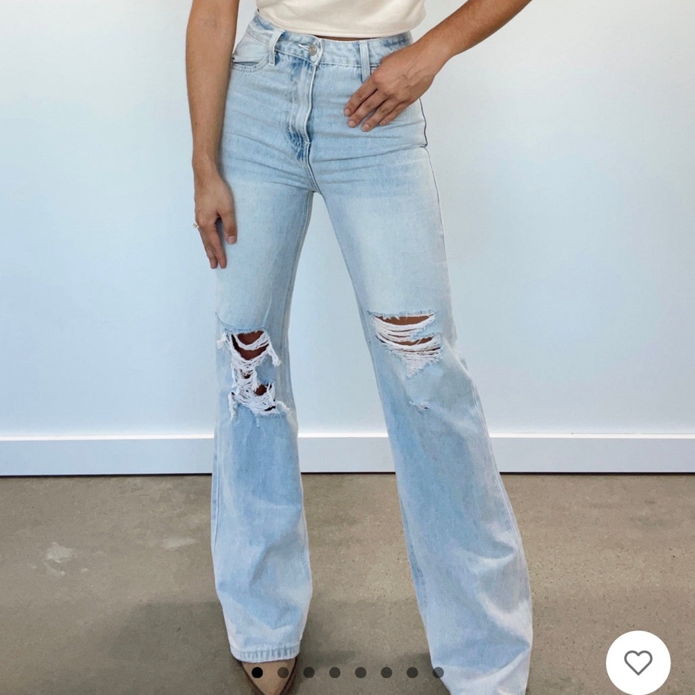 Light wash 90’s flare denim jeans